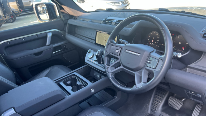 Land Rover Defender 3.0 D300 X-Dynamic SE 110 5dr Auto Diesel Estate